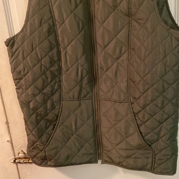 NWT army green vest - Picture 2 of 5